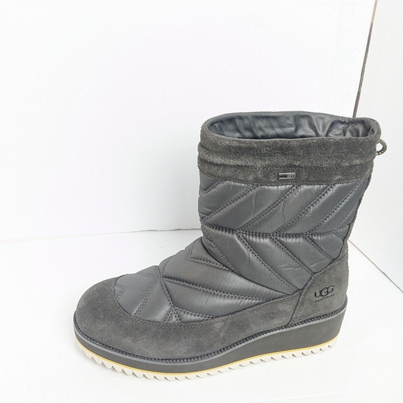 NWOT UGG Beck waterproof winter boots - Picture 2 of 16